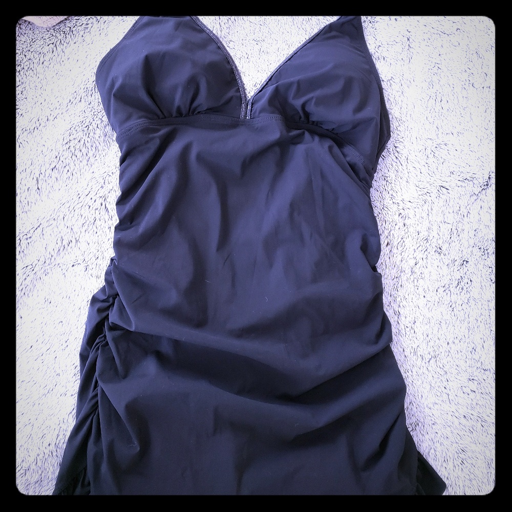 Black bathingsuit